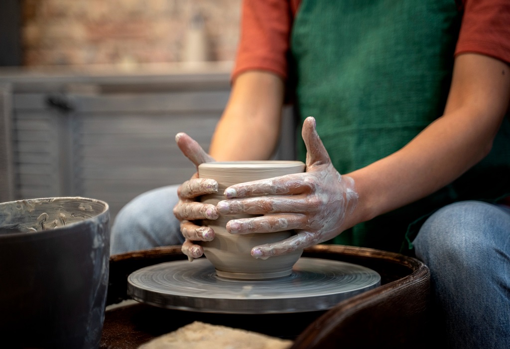 Pottery Throwing Classes London